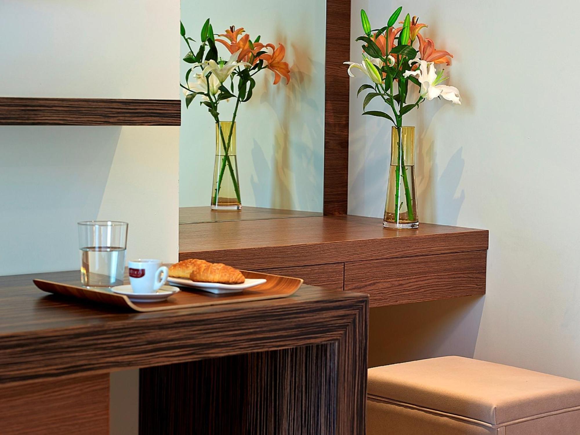 Elotis Suites (Adults Only) Agia Marina Quarto foto
