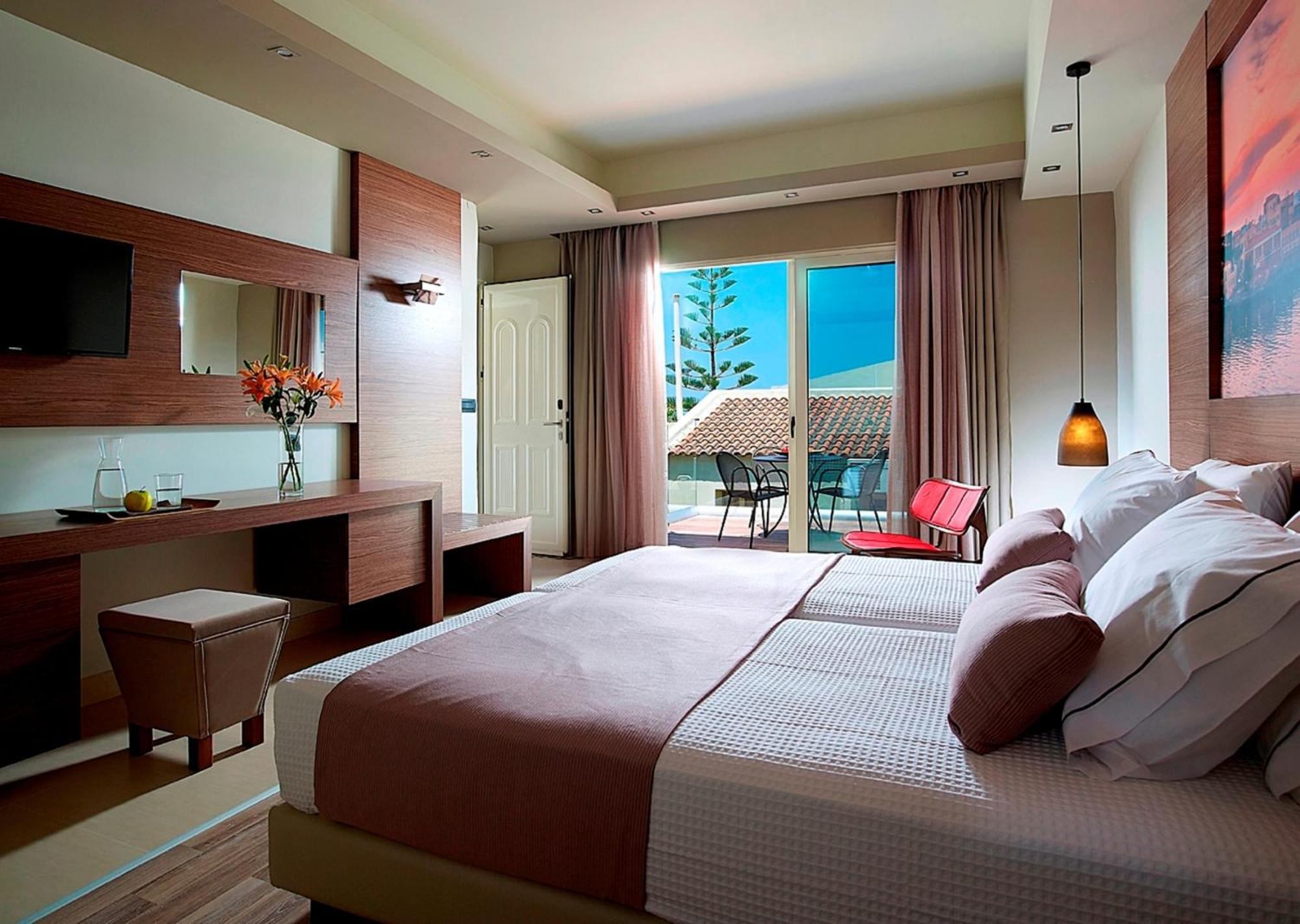 Elotis Suites (Adults Only) Agia Marina Quarto foto